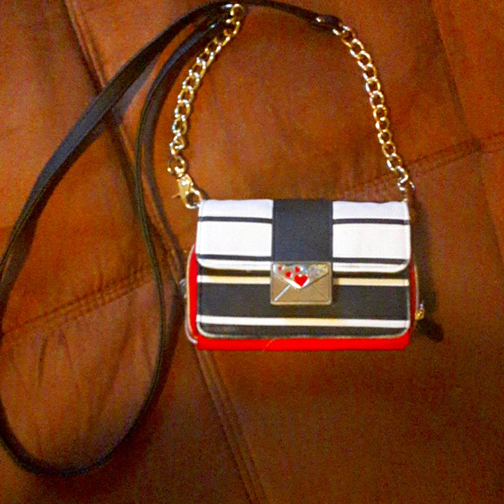 XOXO Betsey purse
